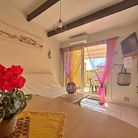 Дом отдыха Cap D'agde, Bord De Mer, 50 M De La Roquille, Climatise Et Wifi, *