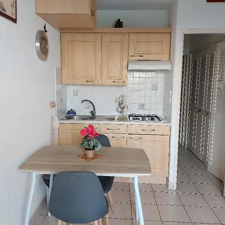 Дом отдыха Cap D'agde, Bord De Mer, 50 M De La Roquille, Climatise Et Wifi,
