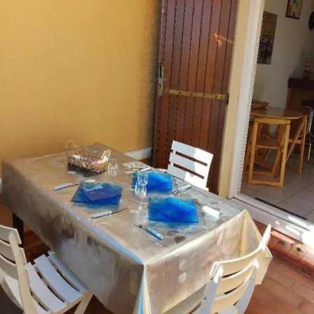 Résidence Privée, 50 M De La Roquille, Entièrement Climatisé *